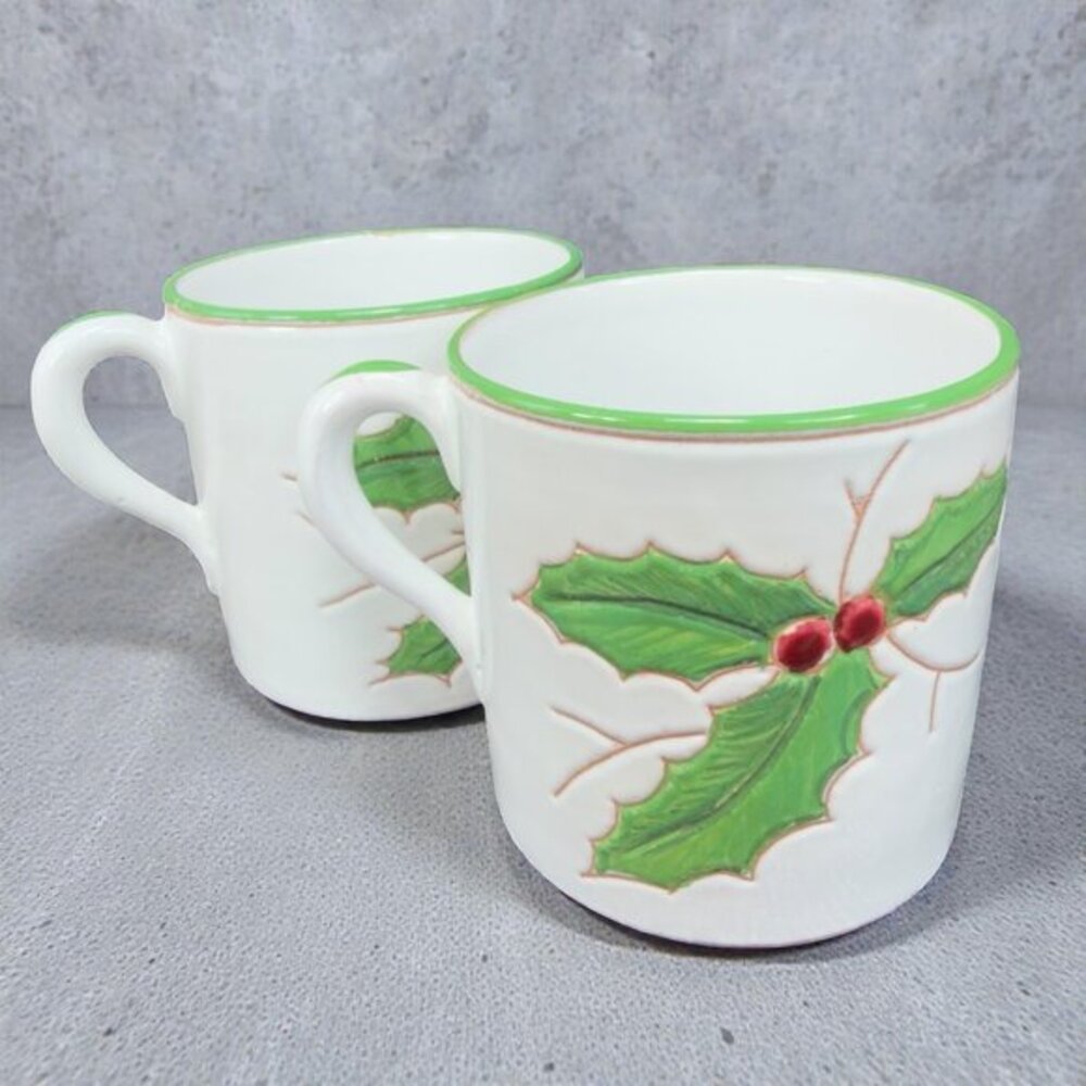 Vintage Italian Pottery Coffee Mug‎ Cup Set 2 Mugs Holly Berry Christmas Mugs